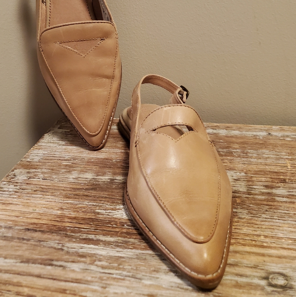 Sperry Saybrook Leather Slingback

Shoes